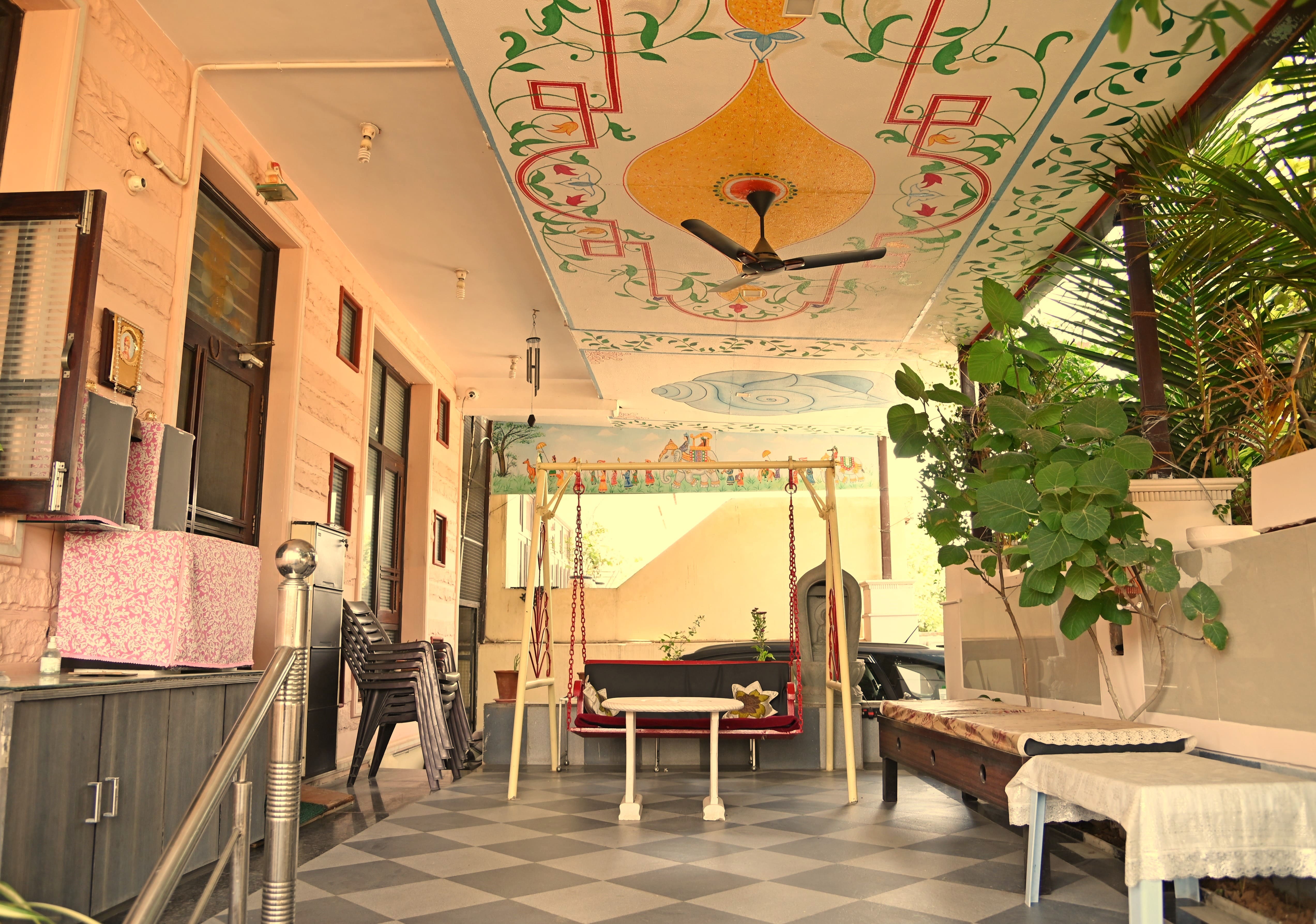 Studio Apartment